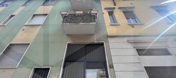 2 rooms Apartment in Milan, Italy No. 240477 7