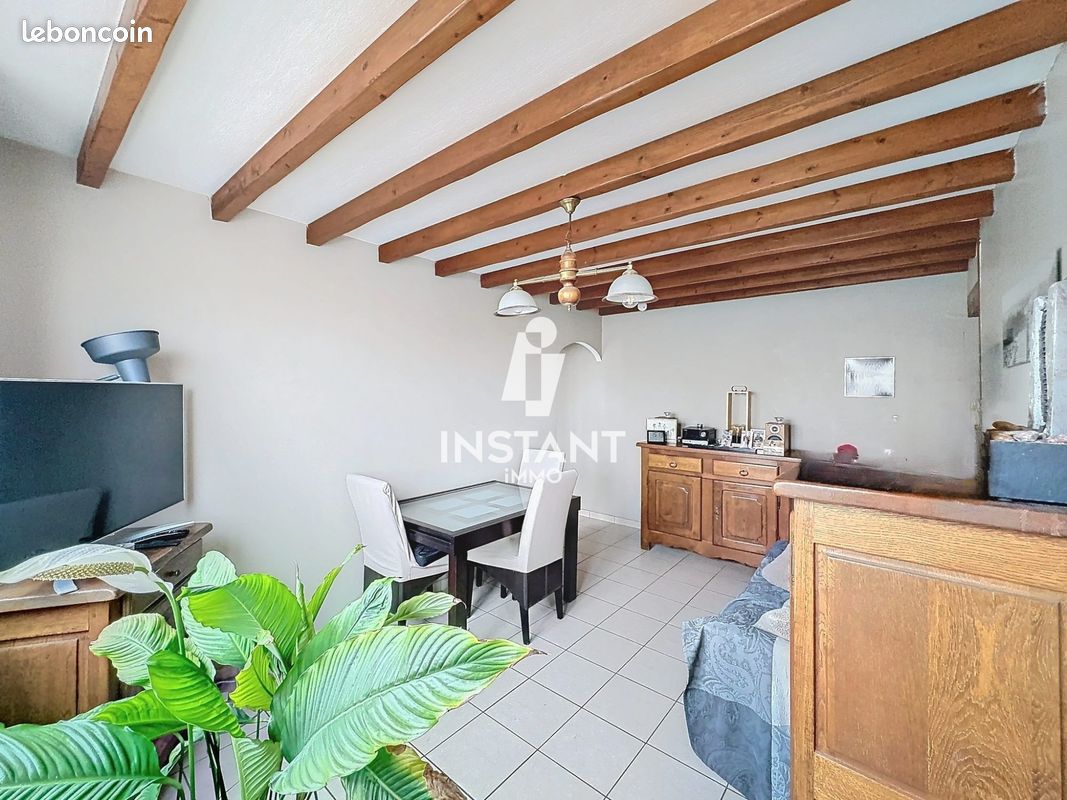 2 chambres Appartement à Bondy, France No. 139266