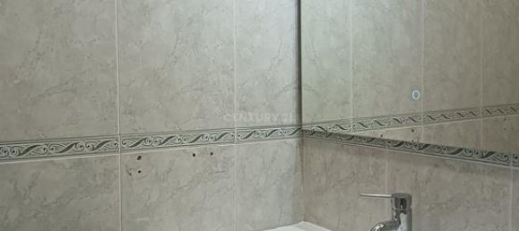 5 chambres Duplex à Amadora, Portugal No. 67457 3