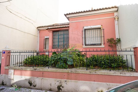 3 bedrooms House in Lisbon, Portugal No. 170021