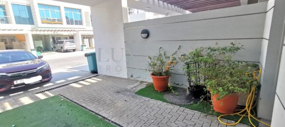 3 bedrooms Townhouse in Al Furjan, UAE No. 8526 5