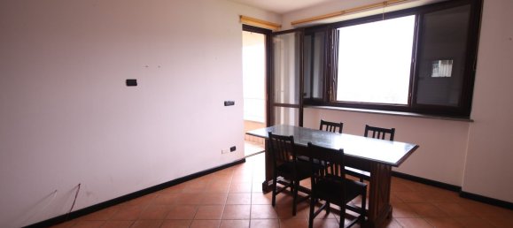 3 rooms Apartment in Alba, Italy No. 70525 10
