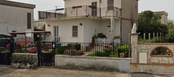 4 rooms Apartment in Aprilia, Italy No. 202820 2