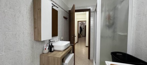 2-salle Appartement à Castel d'Ario, Italy No. 223130 15