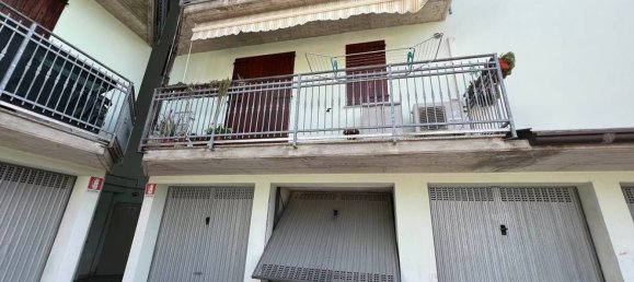 2-salle Appartement à Castel d'Ario, Italy No. 223130 24