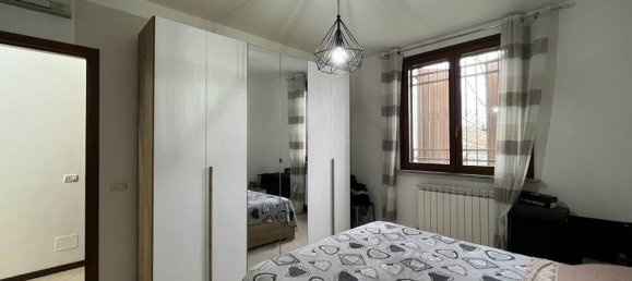2-salle Appartement à Castel d'Ario, Italy No. 223130 11