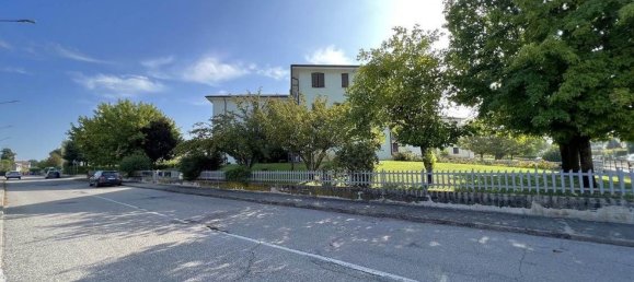 2-salle Appartement à Castel d'Ario, Italy No. 223130 25