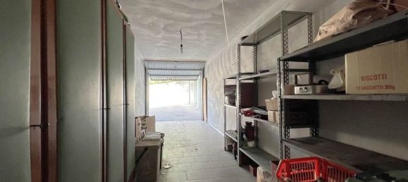 2-salle Appartement à Castel d'Ario, Italy No. 223130 22