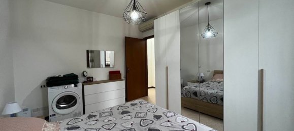 2-salle Appartement à Castel d'Ario, Italy No. 223130 12