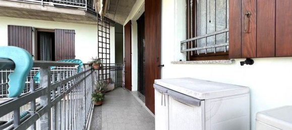 2-salle Appartement à Castel d'Ario, Italy No. 223130 18