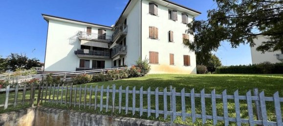 2-salle Appartement à Castel d'Ario, Italy No. 223130 2