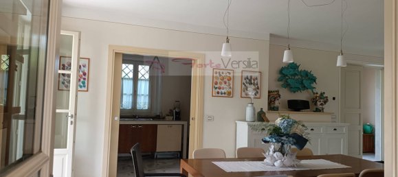 6 bedrooms Villa in Forte dei Marmi, Italy No. 37153 2