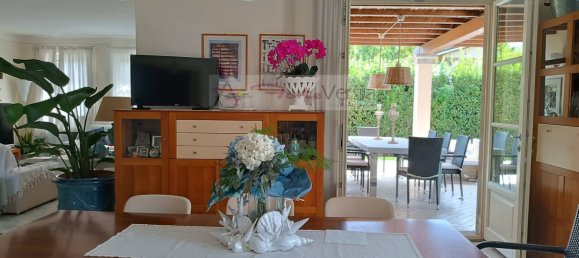 6 bedrooms Villa in Forte dei Marmi, Italy No. 37153 45