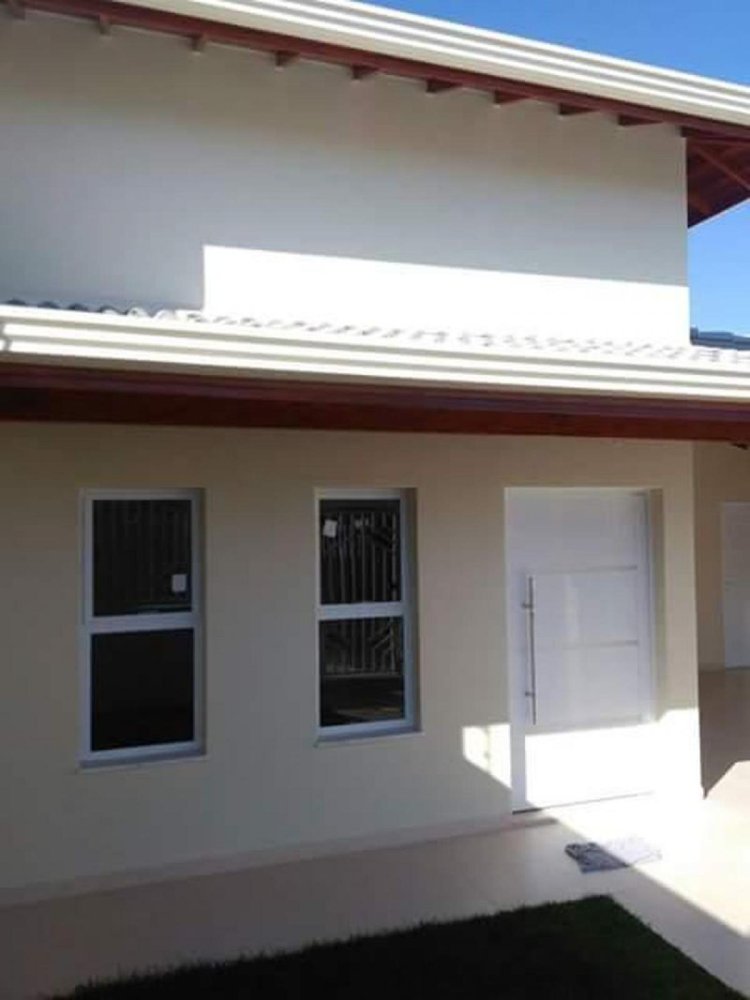 Casa de 3 dormitorios en Sao Paulo, Brazil No. 485993