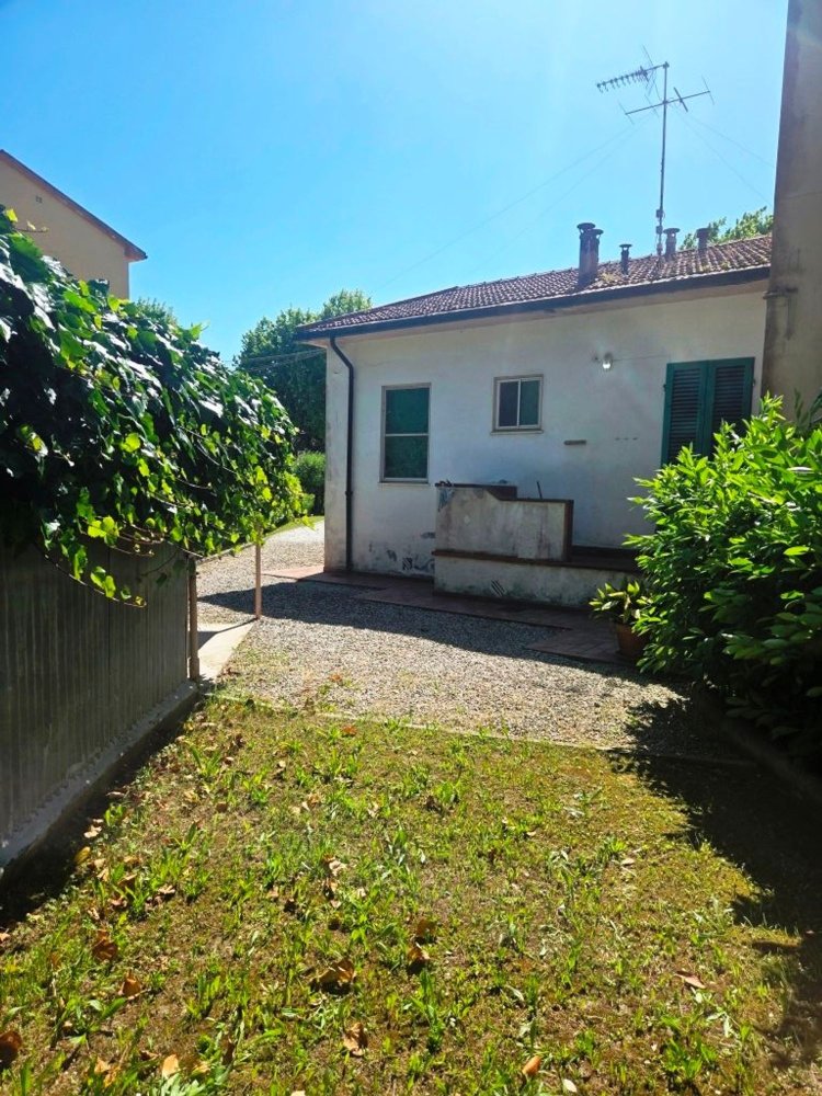 3 rooms House in Collesalvetti, Italy No. 261547
