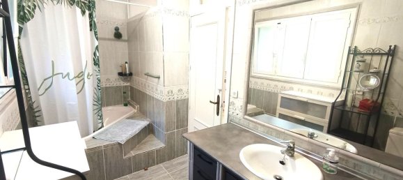 4 Schlafzimmer Haus in Santa Maria de la Alameda, Spain, Nr. 109232 33