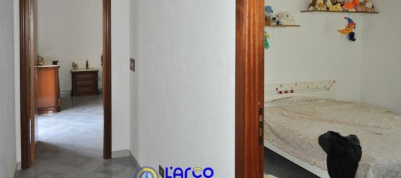 Дом с 8 комнатами в Козенца, Италия № 85997 3