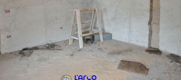 Дом с 8 комнатами в Козенца, Италия № 85997 32