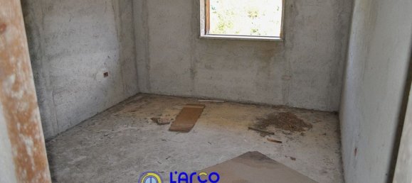 Дом с 8 комнатами в Козенца, Италия № 85997 29