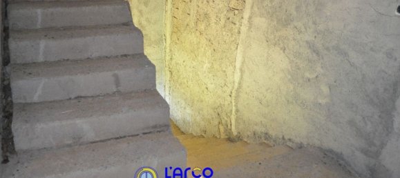 Дом с 8 комнатами в Козенца, Италия № 85997 36