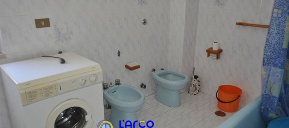 Дом с 8 комнатами в Козенца, Италия № 85997 41