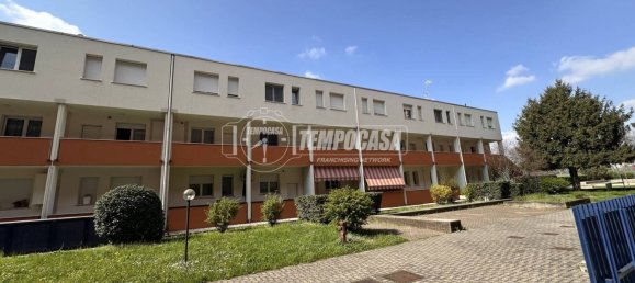 Apartamento de 2 dormitorios en Muggiò, Italy No. 201643 8