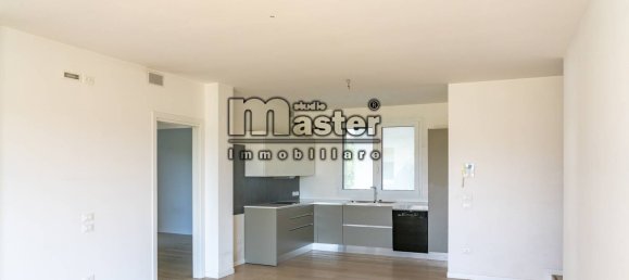 3 bedrooms Apartment in Treviso, Italy No. 220809 3