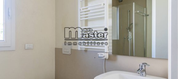 3 bedrooms Apartment in Treviso, Italy No. 220809 9