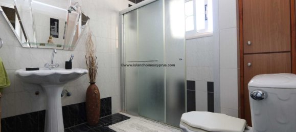 4 Schlafzimmer Haus in Deryneia, Cyprus, Nr. 23912 13