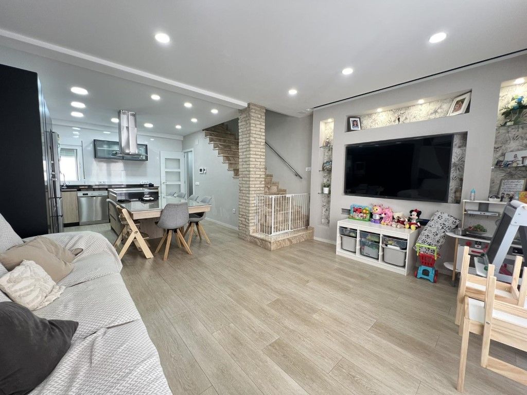 4 غرف نوم منزل في Alzira, Spain رقم 135569