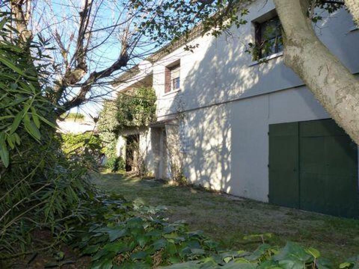 Casa de 3 dormitorios en Garons, France No. 31186