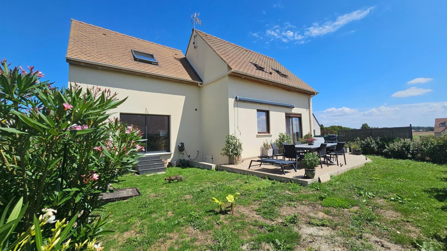 Casa de 3 dormitorios en Breval, France No. 326046