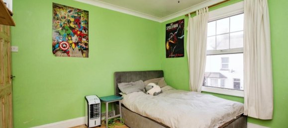 3 bedrooms House in Watford, United Kingdom No. 6069 8