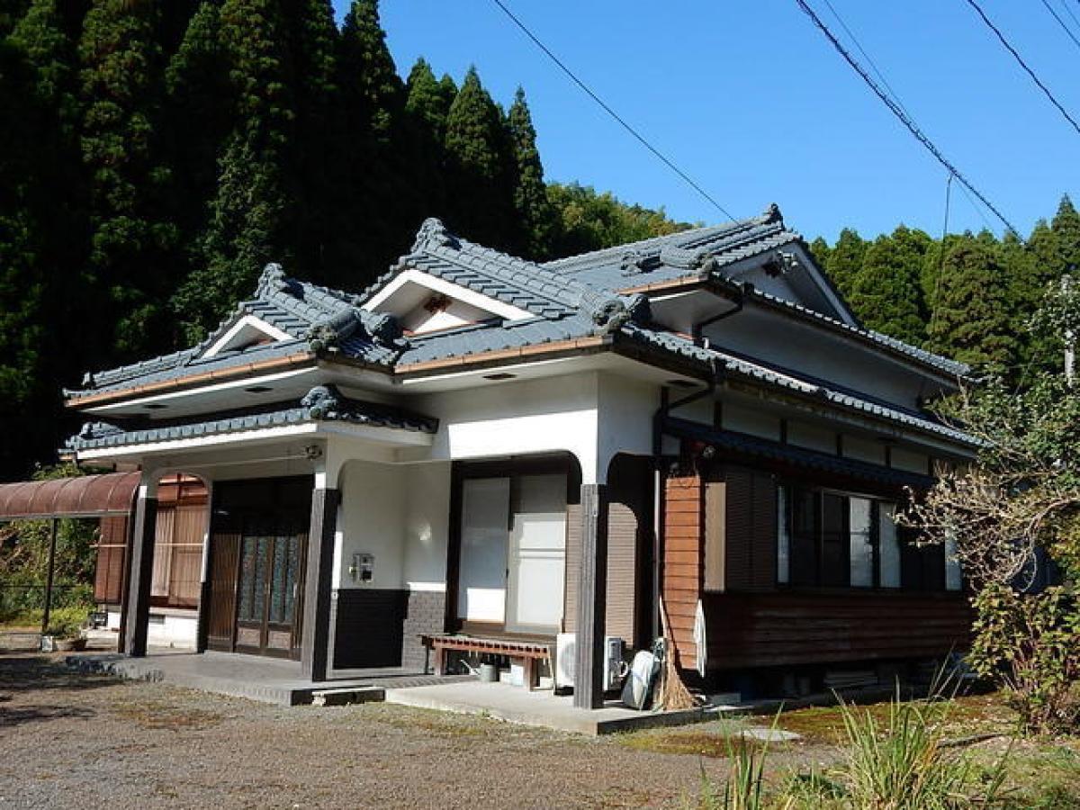 Дом с 5 спальнями в Кагосима, Япония № 958