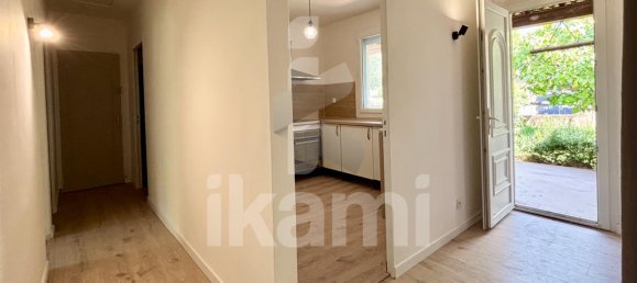 2 bedrooms House in Roquemaure, France No. 360880 4