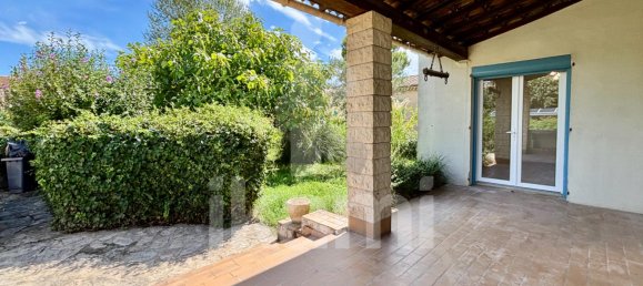 2 bedrooms House in Roquemaure, France No. 360880 2