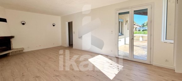 2 bedrooms House in Roquemaure, France No. 360880 6