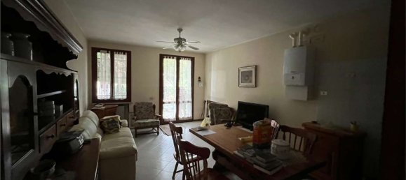 Villa de 3 dormitorios en Porto Mantovano, Italy No. 363383 2