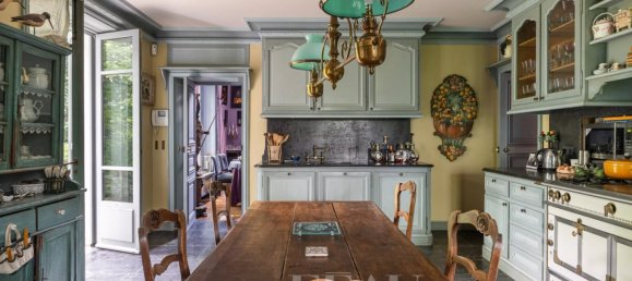 5 bedrooms House in Paris, France No. 139732 4