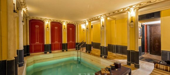 5 bedrooms House in Paris, France No. 139732 15