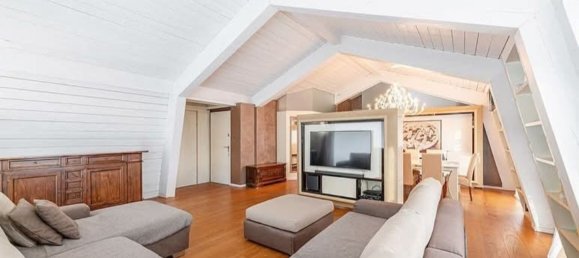 Пентхаус с 4 комнатами в Сереньо, Италия № 13535 2