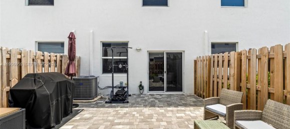 3 dormitorios villa en venta en Miami, Miami-Dade, Florida, USA № 615308 10