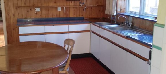 4 Schlafzimmer Bungalow in Leatherhead, United Kingdom, Nr. 10436 5