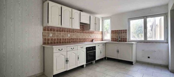 4 chambres Maison à Châtillon-Coligny, France No. 254253 3