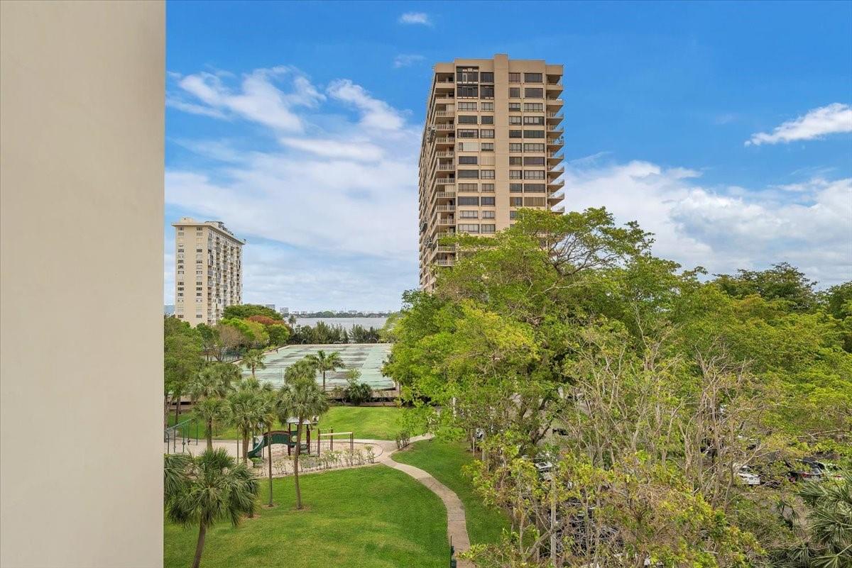 2 bedrooms Commercial property for sale in Miami, Miami-Dade, Florida, USA № 613606