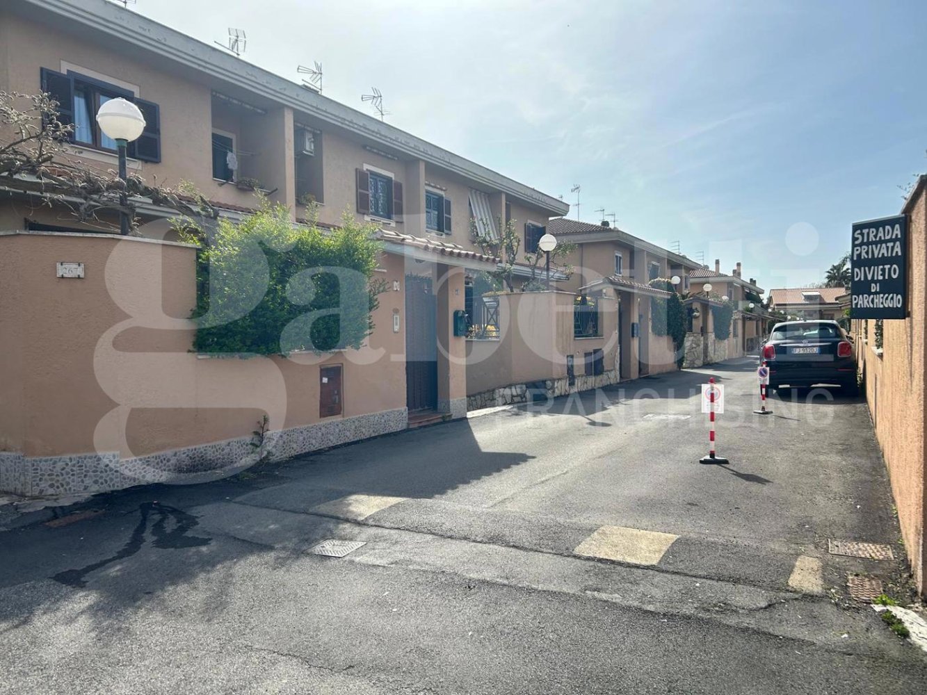 16m² Garage in Marino, Italy No. 158917