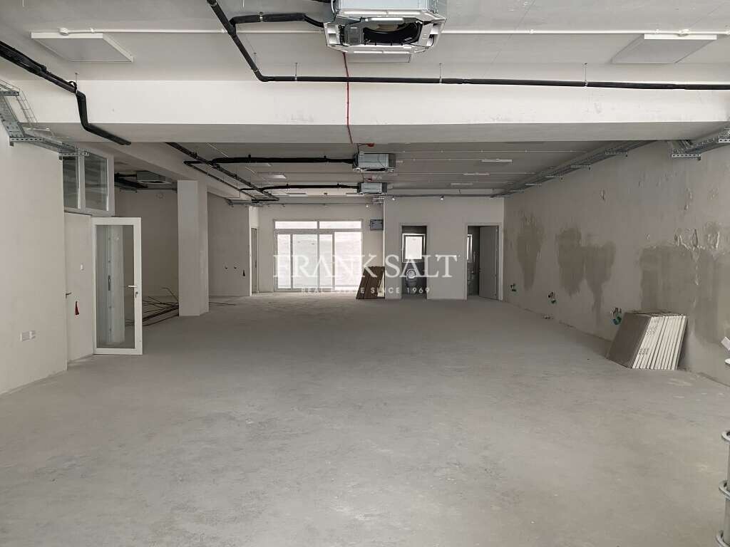 Шопхаус 260м² в Корми, Мальта № 12526