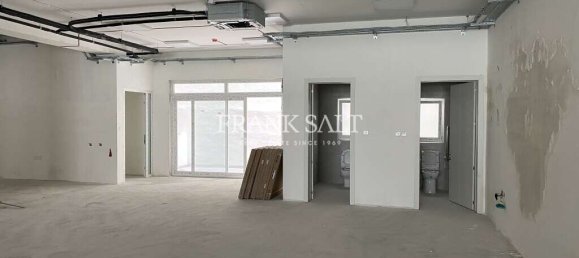 Шопхаус 260м² в Корми, Мальта № 12526 2