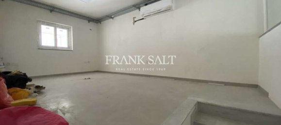 Шопхаус 260м² в Корми, Мальта № 12526 10