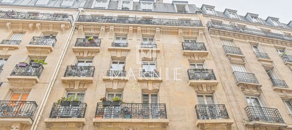 Studio in Paris, France No. 162097 3